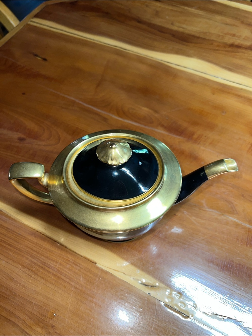 Vintage Noritake Art Deco Black and Gold Ceramic Teapot with Metallic Accents - Picture 4 of 9